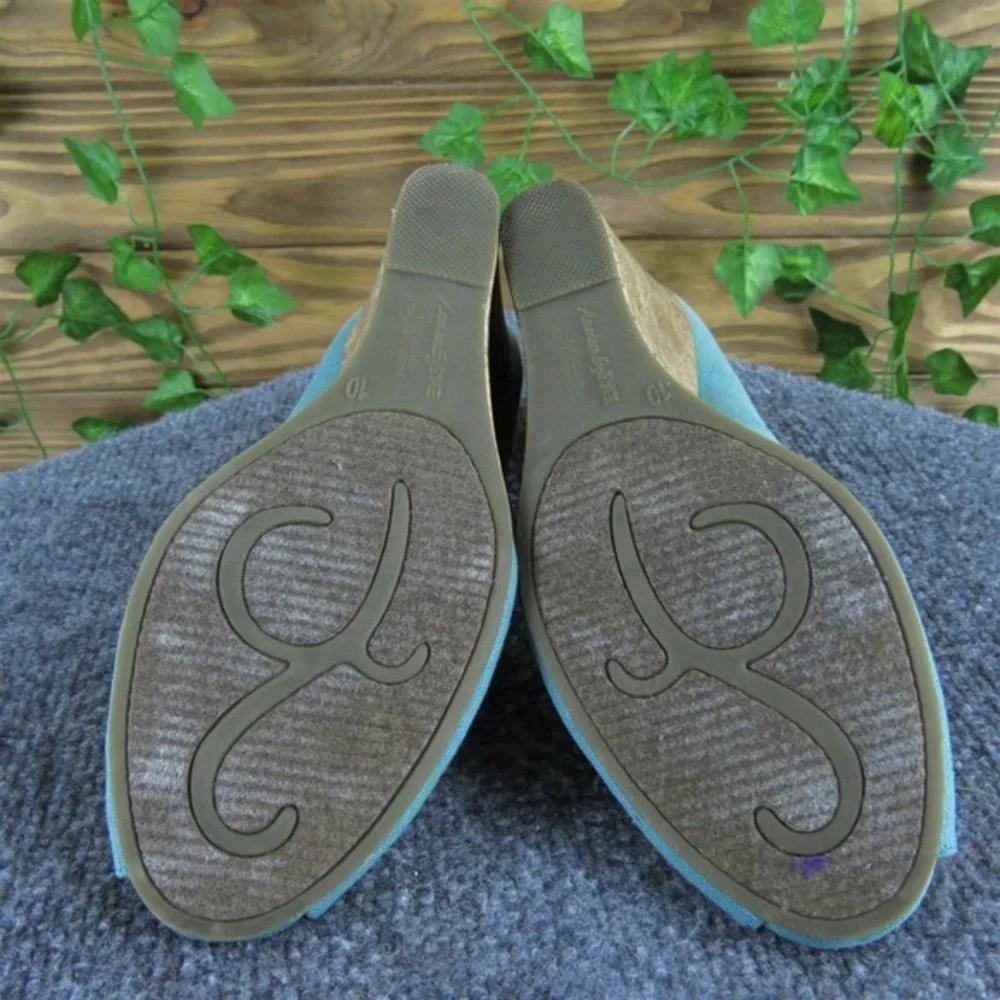 American Eagle Women's  Peep Toe Blue‎ Fabric Pump 10 Medium  Used 2025